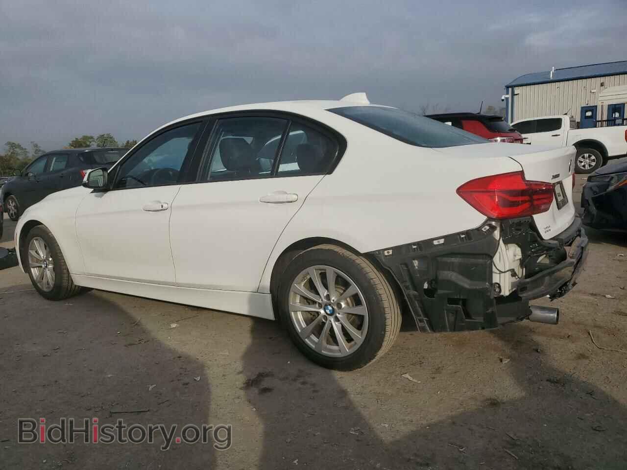 2016 BMW 3 SERIES - VIN: WBA8E5G55GNU19541 - Фото 2