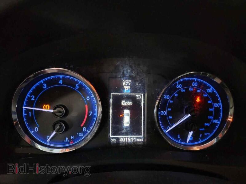 2017 Toyota COROLLA (VIN 2T1BURHE2HC940982) — фото 9 из 14