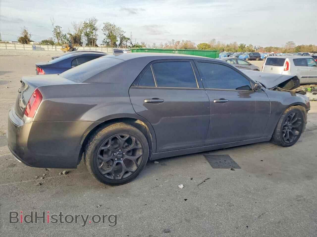 2019 CHRYSLER 300 - VIN: 2C3CCABG0KH536020 - Фото 3