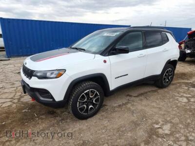 2025 Jeep COMPASS Trailhawk, белый — VIN 3C4NJDDN0ST556945, Copart