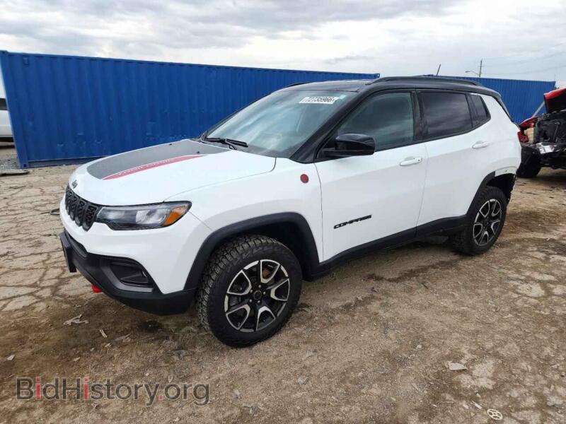 2025 Jeep COMPASS Trailhawk (VIN 3C4NJDDN0ST556945) — фото 1 из 15, Copart, повреждение: задняя часть