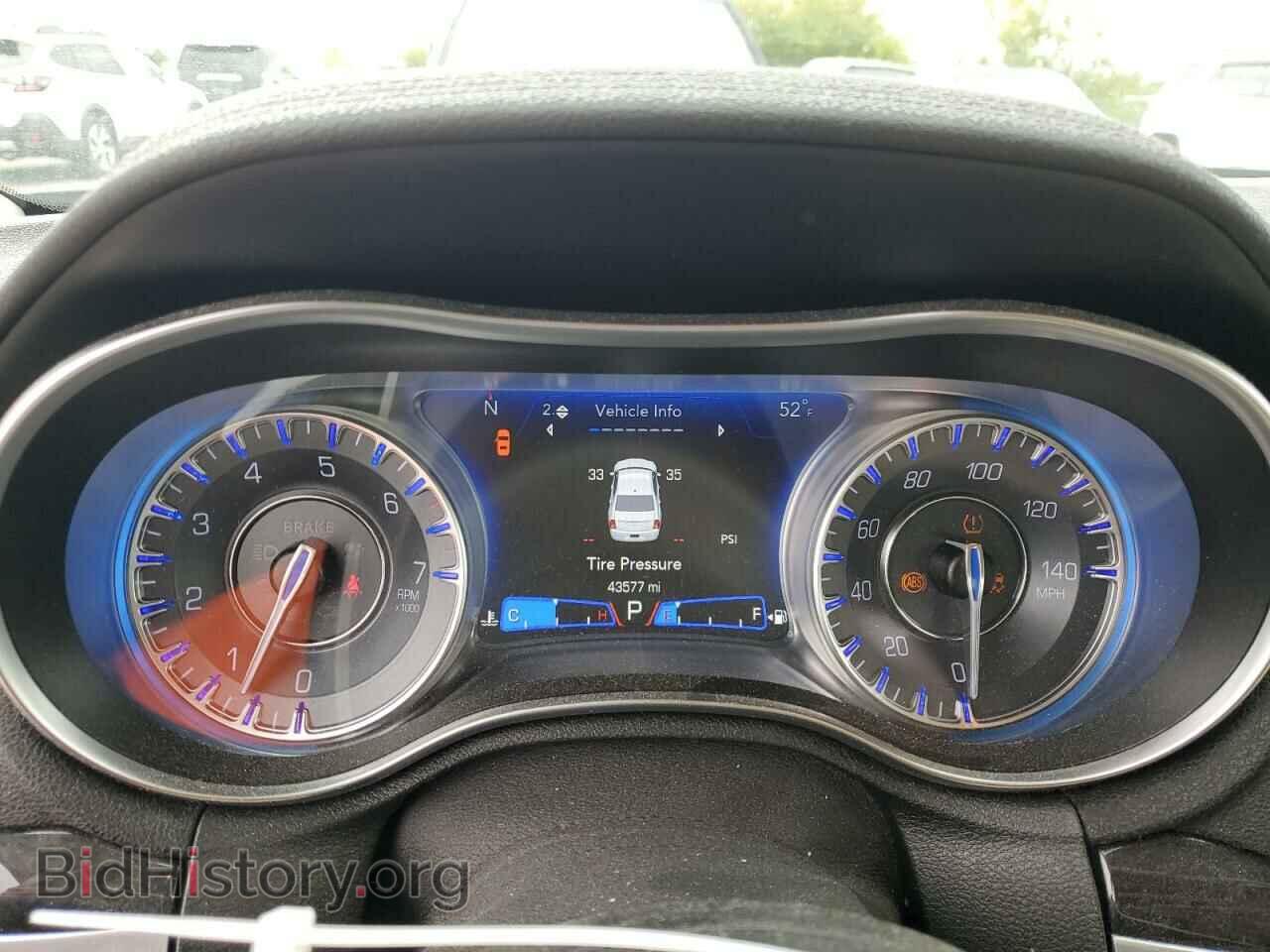 2019 CHRYSLER 300 - VIN: 2C3CCAKG4KH579663 - Фото 9