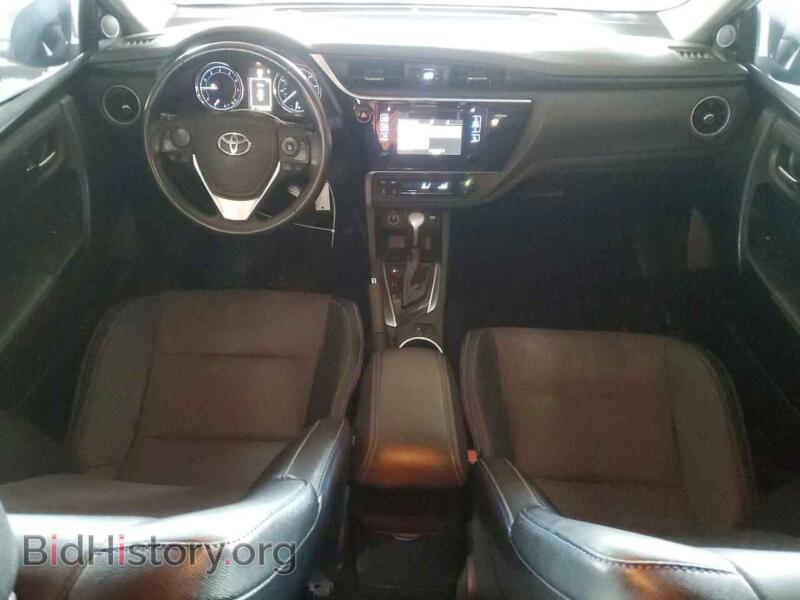 2017 Toyota COROLLA (VIN 2T1BURHE2HC848173) — фото 8 из 12