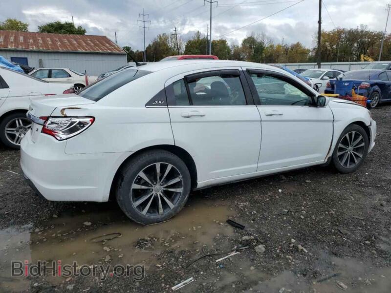 2013 Chrysler 200 (VIN 1C3CCBBB3DN516557) — фото 3 из 12