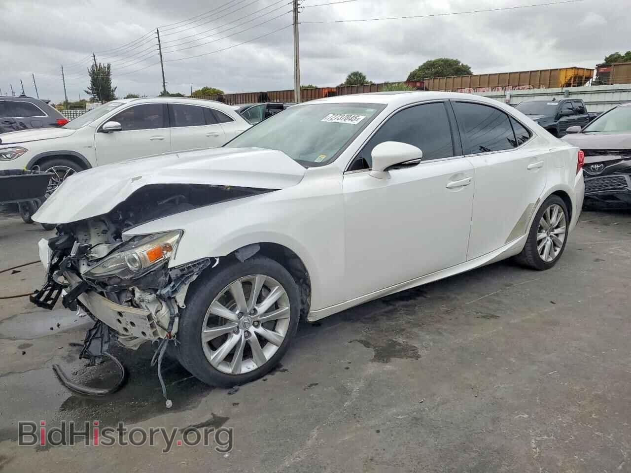 Photo JTHBA1D26G5014665 - LEXUS IS 2016