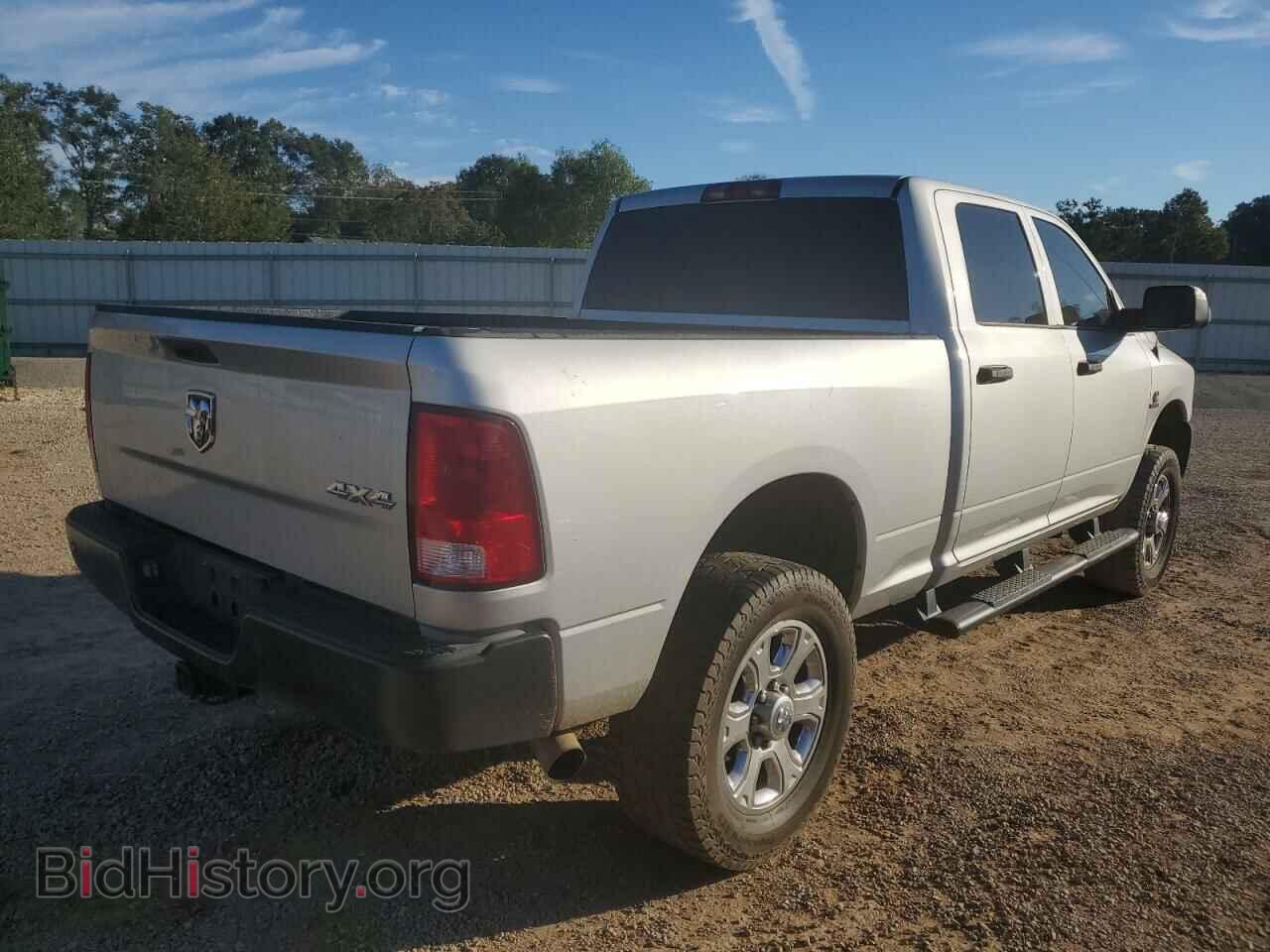 2017 RAM All Models - VIN: 3C6UR5CL7HG720579 - Photo 3