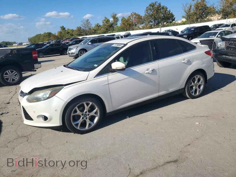 2012 Ford FOCUS (VIN 1FAHP3J27CL173958) — фото 1 из 12, Copart, повреждение: нормальный износ