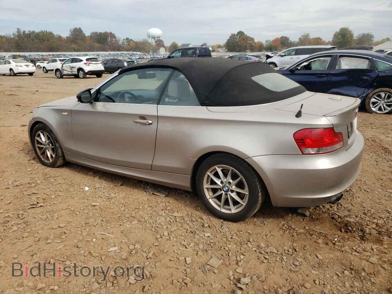 2011 BMW 1 SERIES - VIN: WBAUL7C54BVM80877 - Фото 2