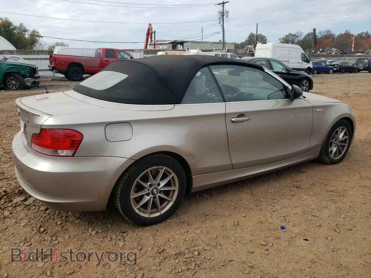 2011 BMW 1 SERIES - VIN: WBAUL7C54BVM80877 - Фото 3