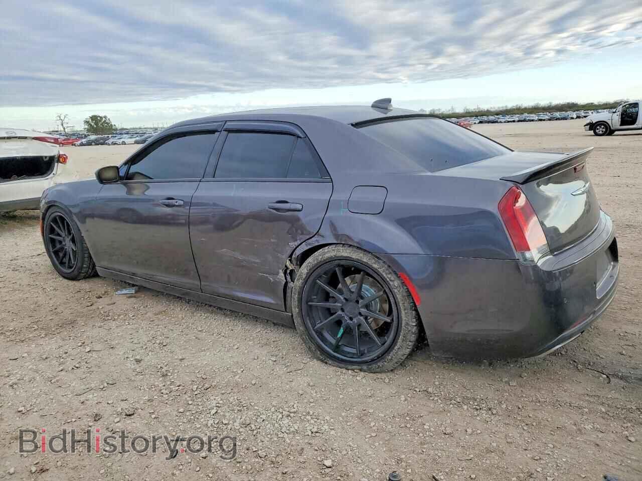 2015 CHRYSLER 300 - VIN: 2C3CCABG8FH756270 - Фото 2