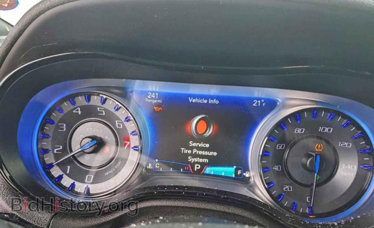 2017 CHRYSLER 300 - VIN: 2C3CCAGG7HH607702 - Photo 9