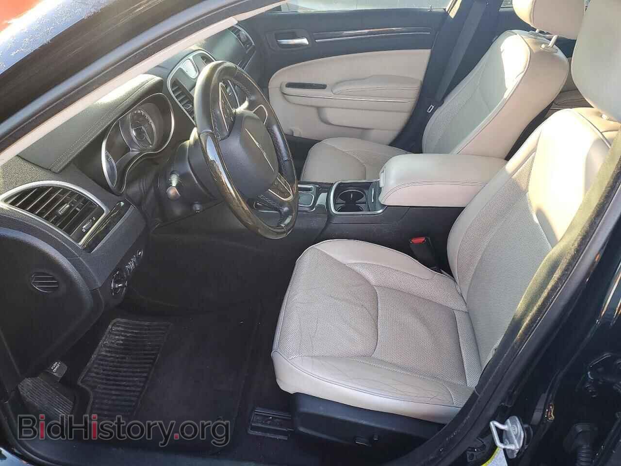 2019 CHRYSLER 300 - VIN: 2C3CCAEG0KH528558 - Фото 7