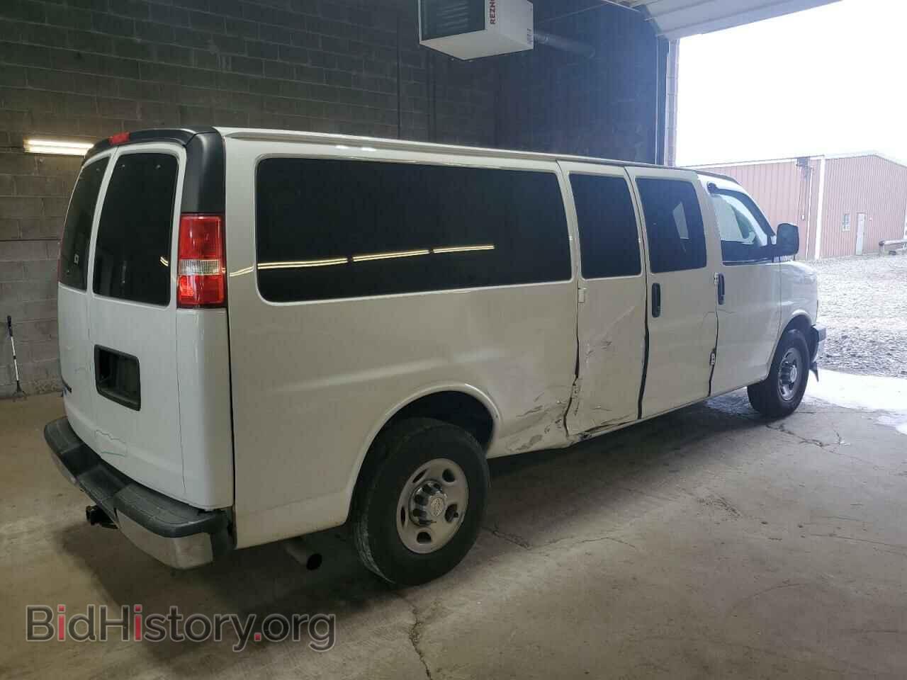 2017 CHEVROLET EXPRESS - VIN: 1GAZGPFG3H1168990 - Фото 3