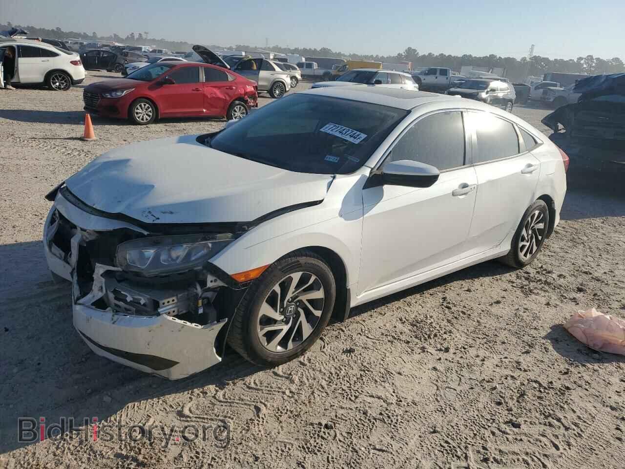 Фотография 19XFC2F70JE015401 - HONDA CIVIC 2018