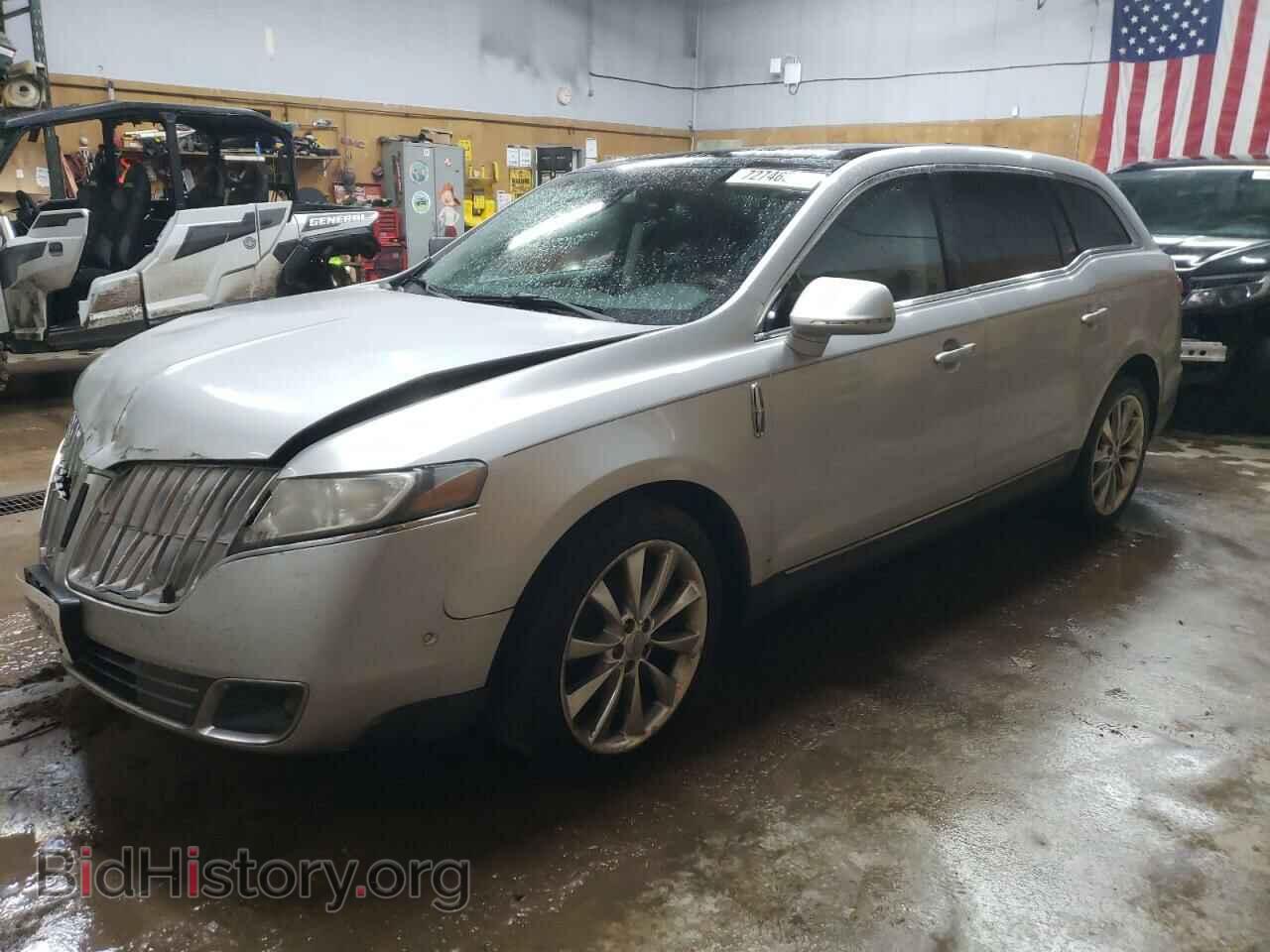 Photo 2LMHJ5AT9CBL54379 - LINCOLN MKT 2012