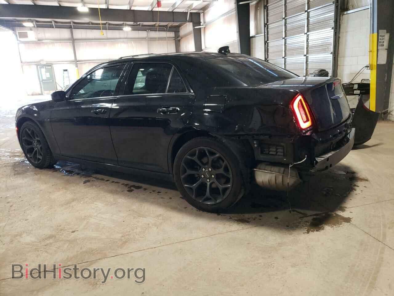 2019 CHRYSLER 300 - VIN: 2C3CCABG6KH538144 - Фото 2