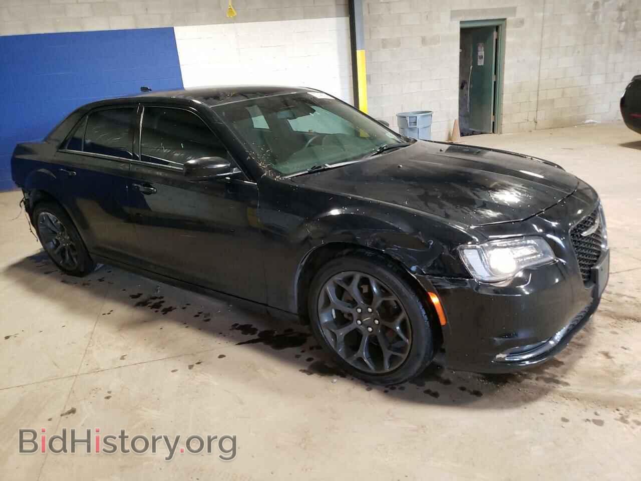 2019 CHRYSLER 300 - VIN: 2C3CCABG6KH538144 - Фото 4