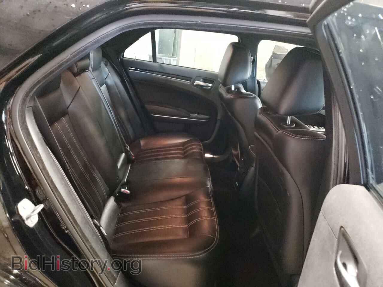 2019 CHRYSLER 300 - VIN: 2C3CCABG6KH538144 - Фото 10