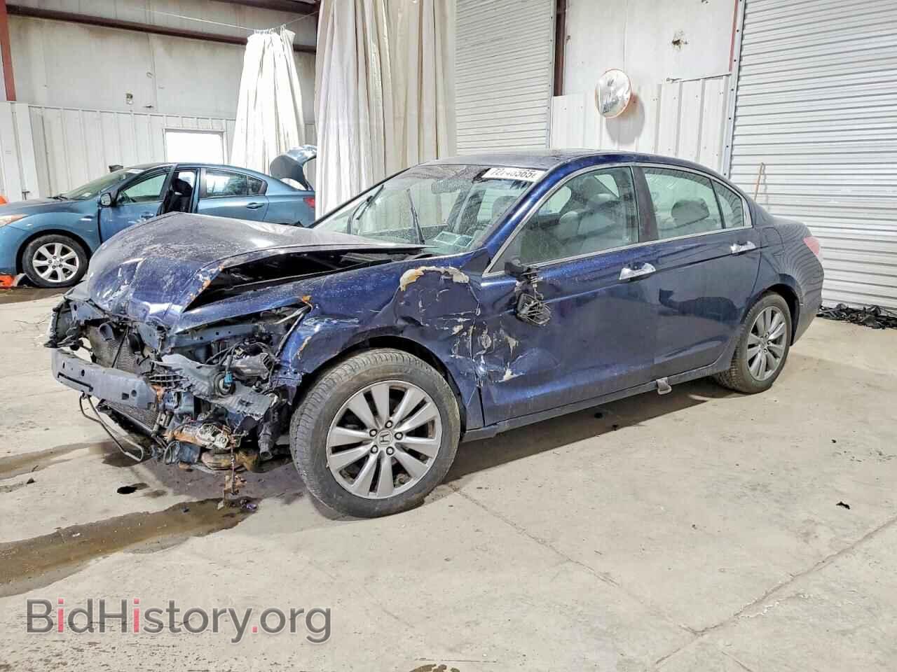 Photo 1HGCP3F81BA020926 - HONDA ACCORD 2011