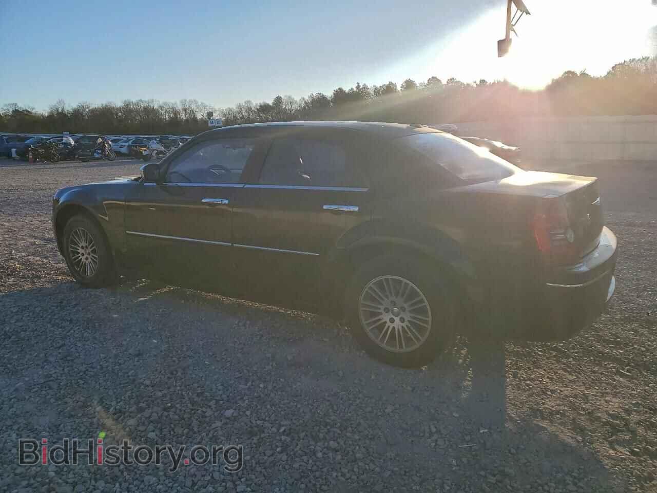 2010 CHRYSLER 300 - VIN: 2C3CA5CV2AH201222 - Фото 2