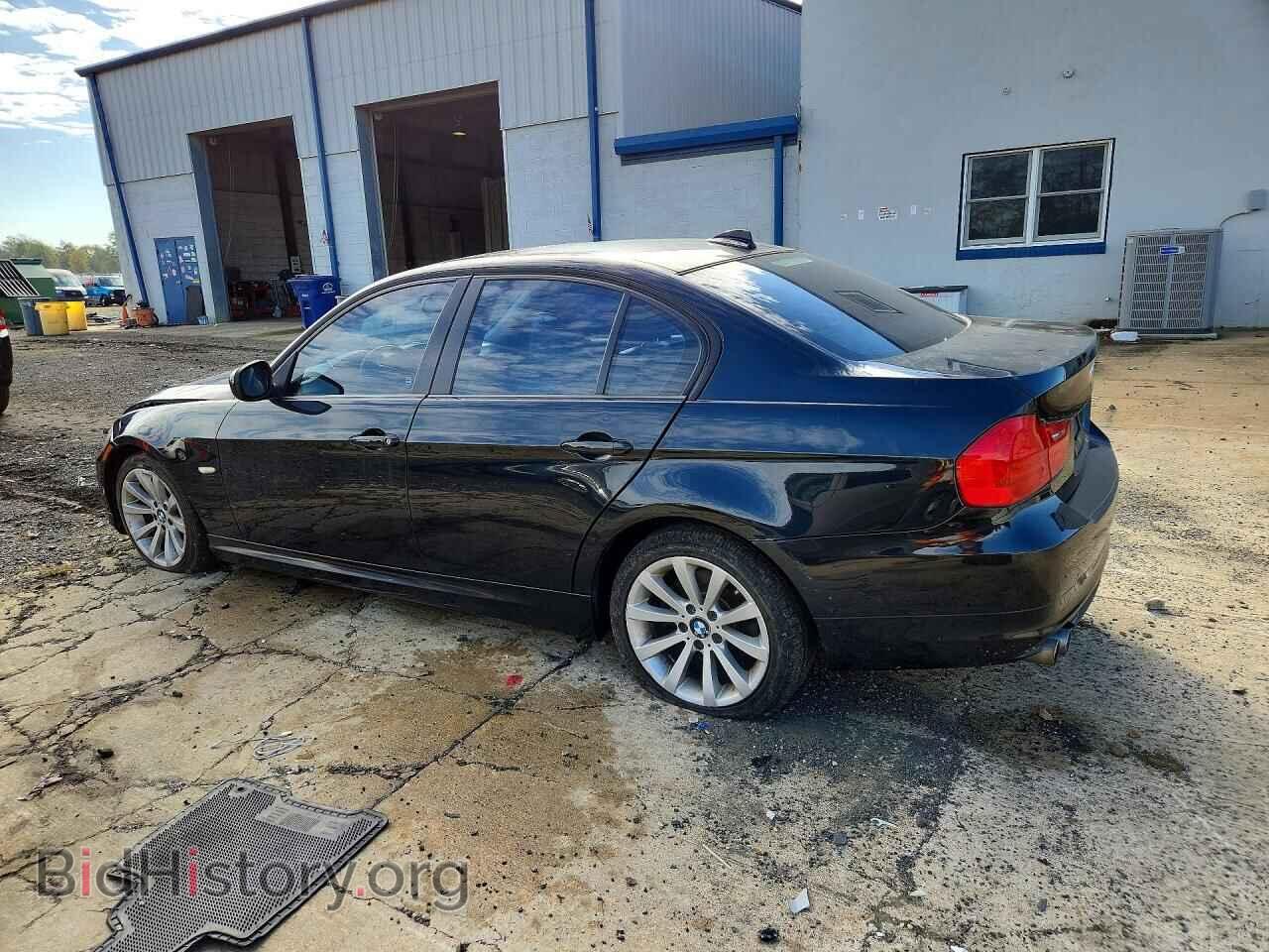 2011 BMW 3 SERIES - VIN: WBAPH7C53BE676386 - Photo 2