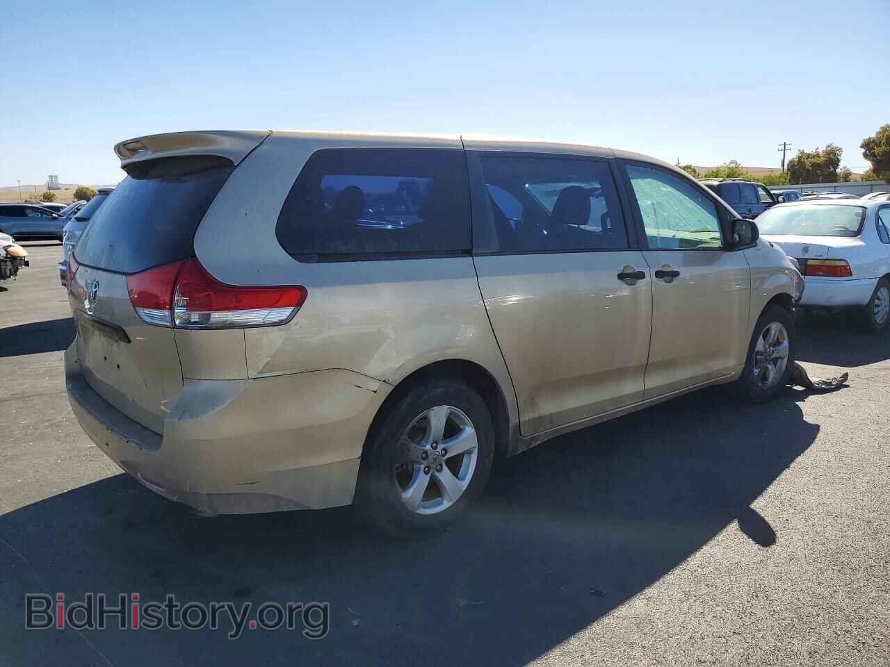 2012 TOYOTA SIENNA - VIN: 5TDKA3DC4CS011810 - Photo 3