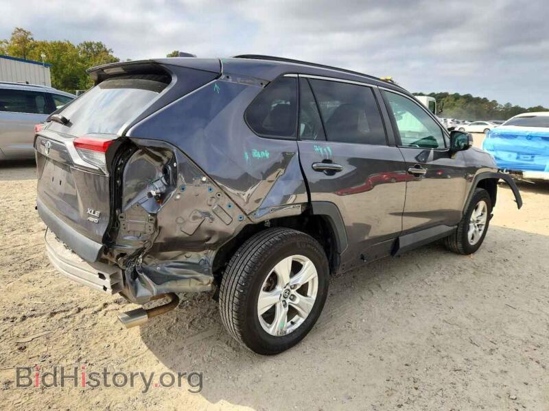 2021 Toyota RAV4 (VIN 2T3P1RFV3MW219197) — photo 3 of 14