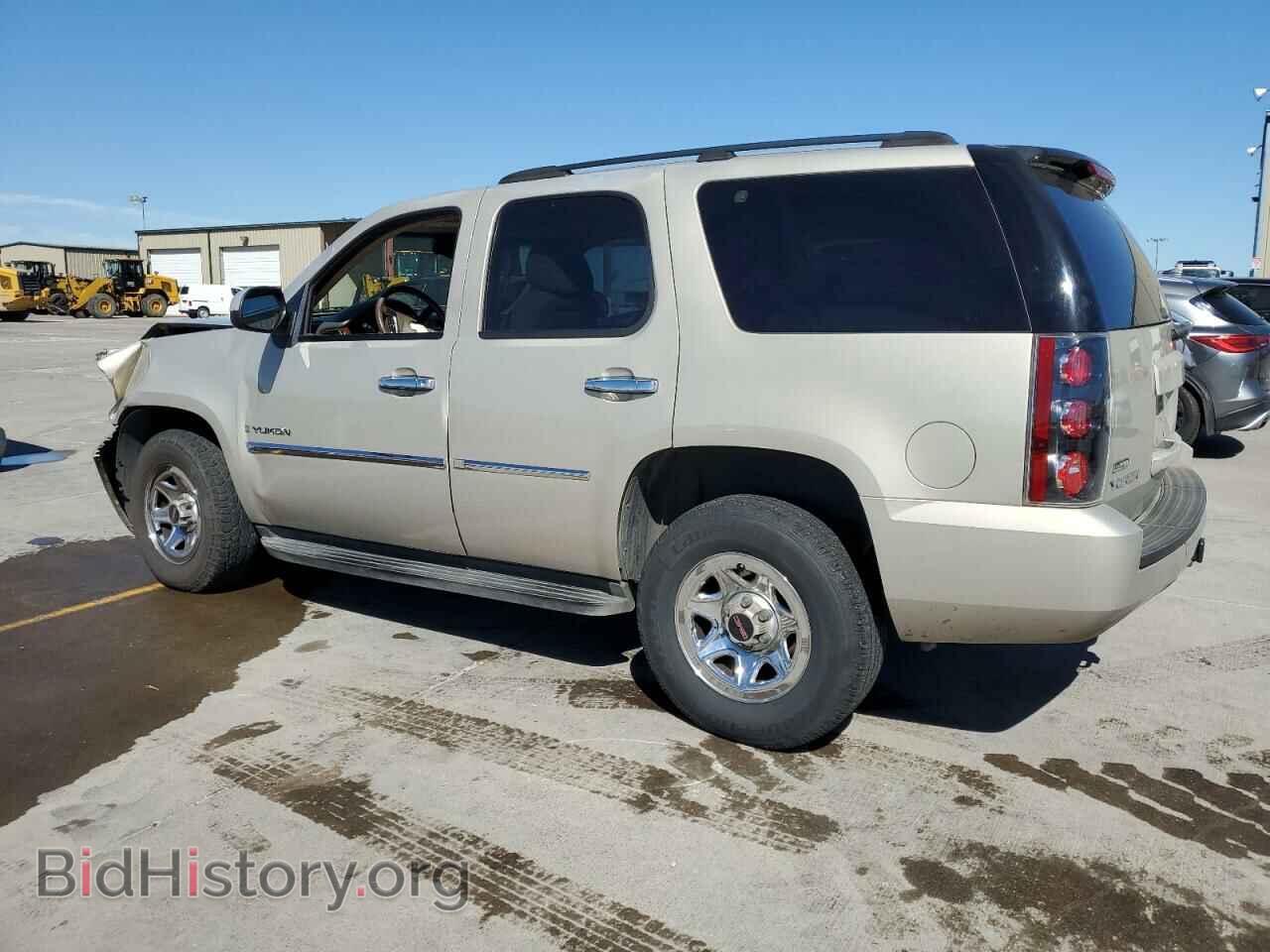 2007 GMC YUKON - VIN: 1GKFC13097R296438 - Фото 2