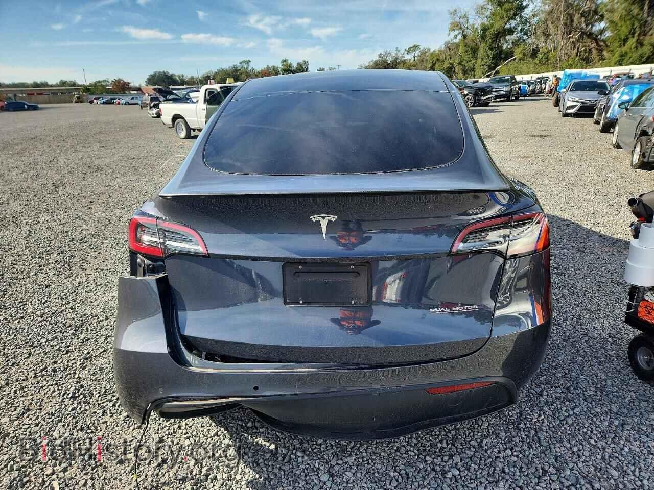 2022 TESLA MODEL Y - VIN: 7SAYGDEF2NF378187 - Фото 6
