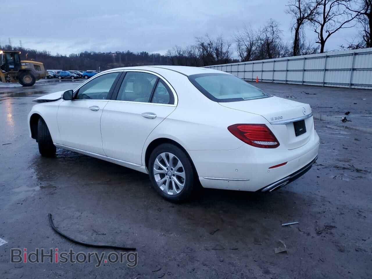 2017 MERCEDES-BENZ E-CLASS - VIN: WDDZF4KB4HA212178 - Фото 2