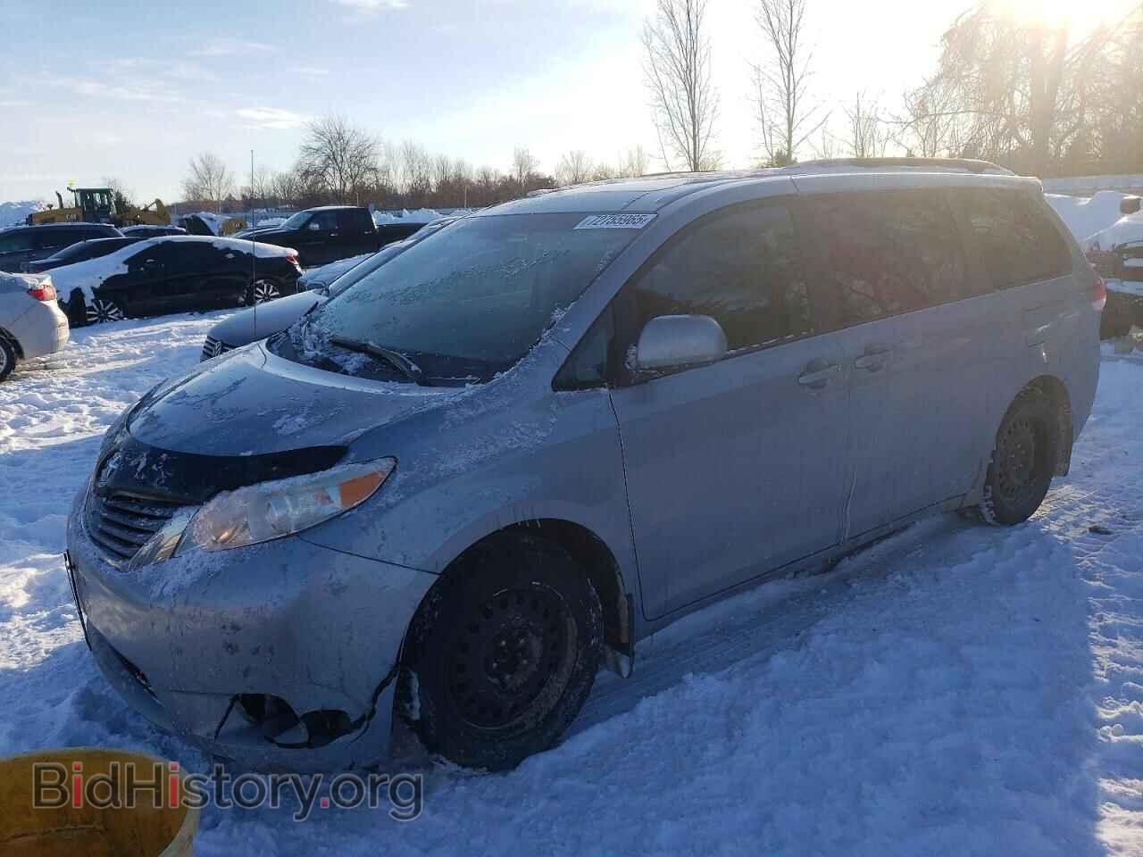 Photo 5TDYK3DC2BS077049 - TOYOTA All Models 2011