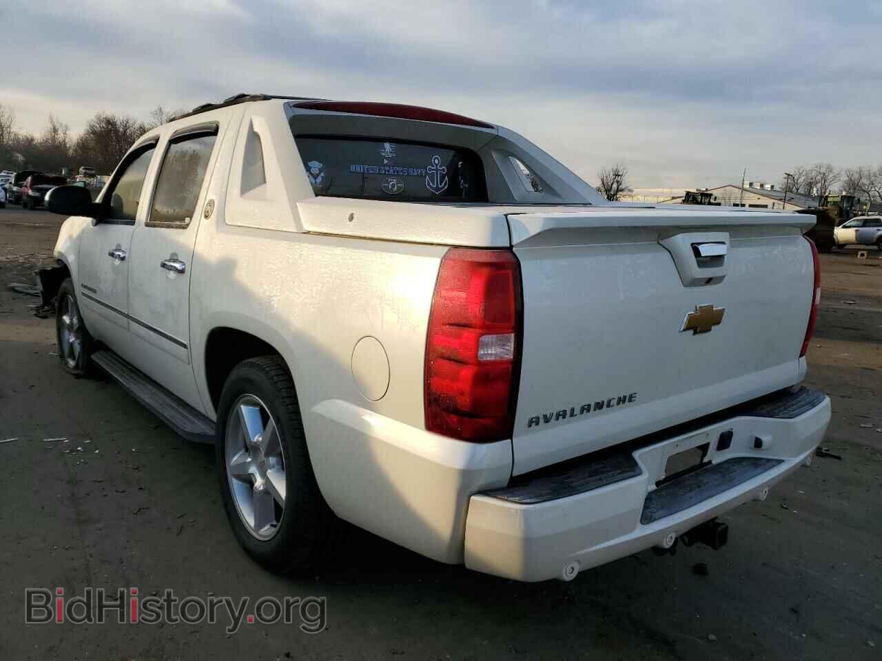 2013 CHEVROLET AVALANCHE - VIN: 3GNTKGE70DG376406 - Фото 2