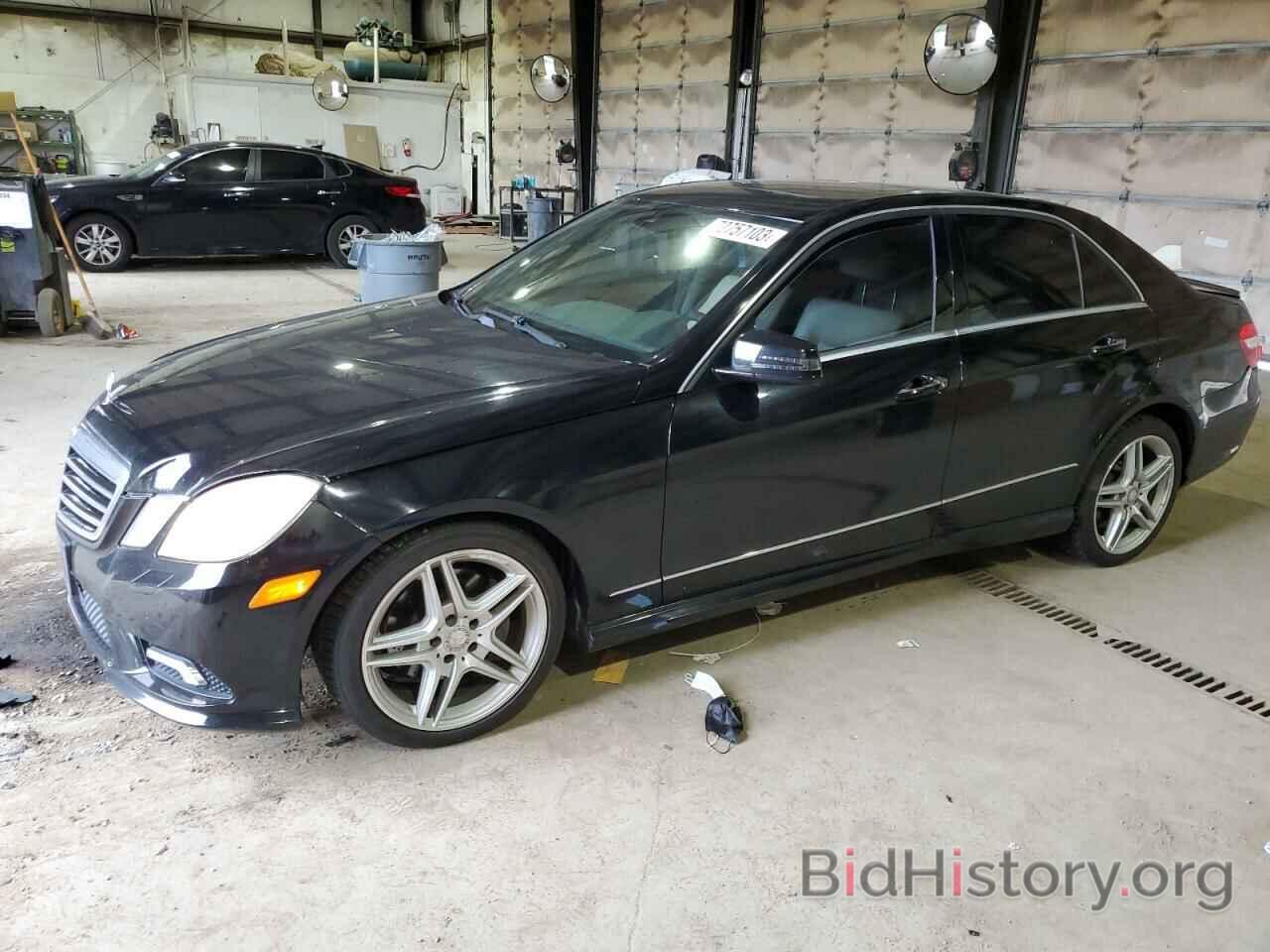 Photo WDDHF8HB9BA455518 - MERCEDES-BENZ E-CLASS 2011