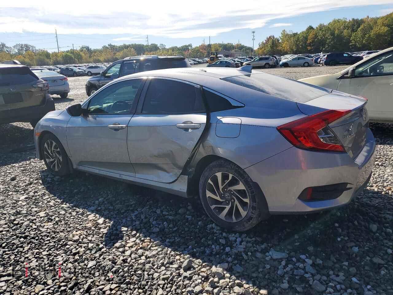2017 Honda CIVIC (VIN 19XFC2F73HE012566) — фото 2 из 12