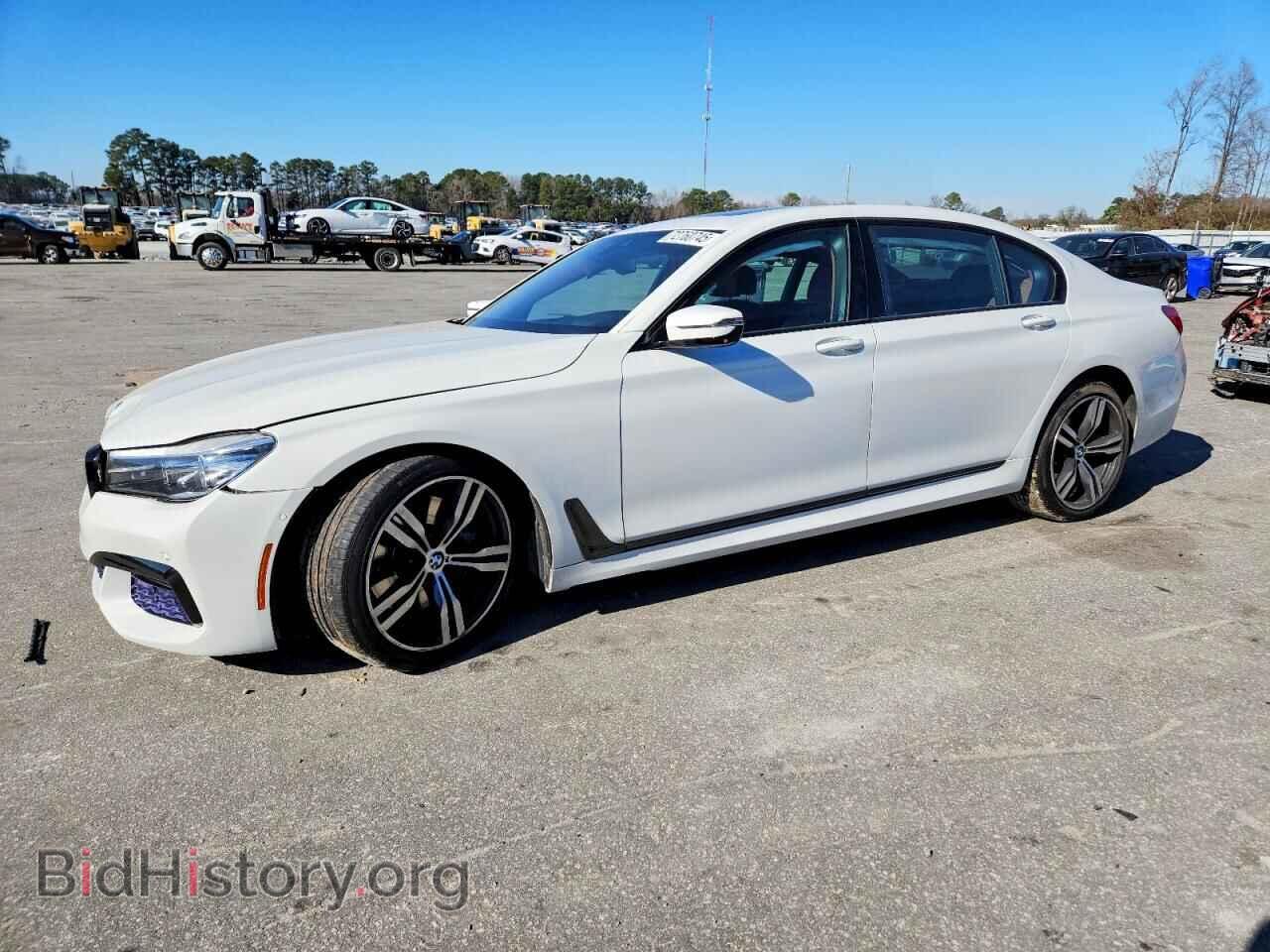 Photo WBA7E2C32HG740666 - BMW 7 SERIES 2017