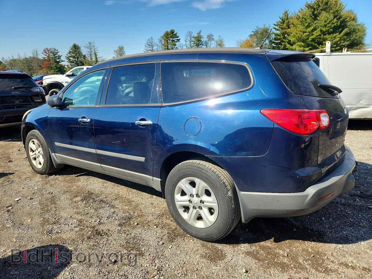 2011 CHEVROLET TRAVERSE - VIN: 1GNKRFED1BJ402904 - Фото 2