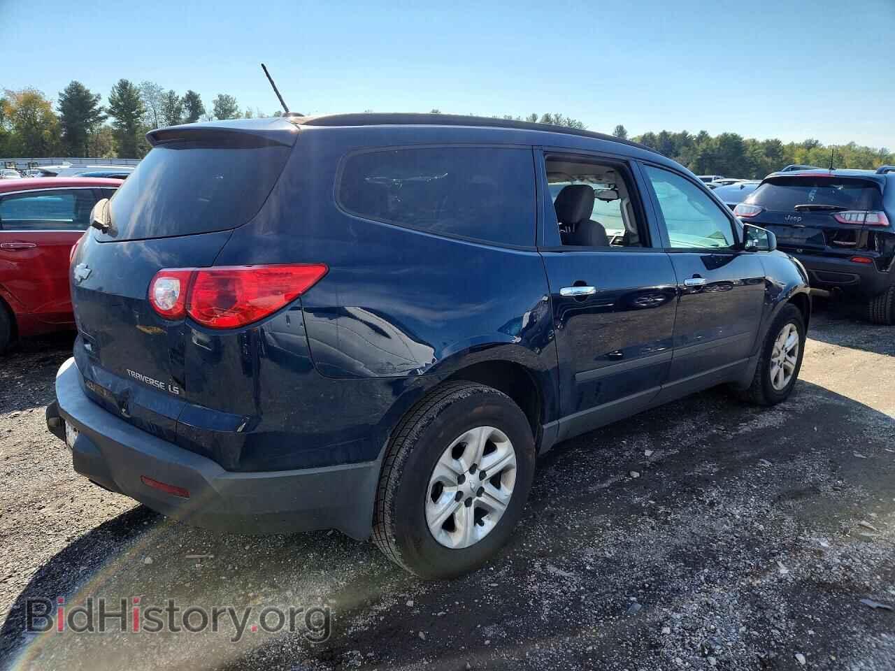 2011 CHEVROLET TRAVERSE - VIN: 1GNKRFED1BJ402904 - Фото 3