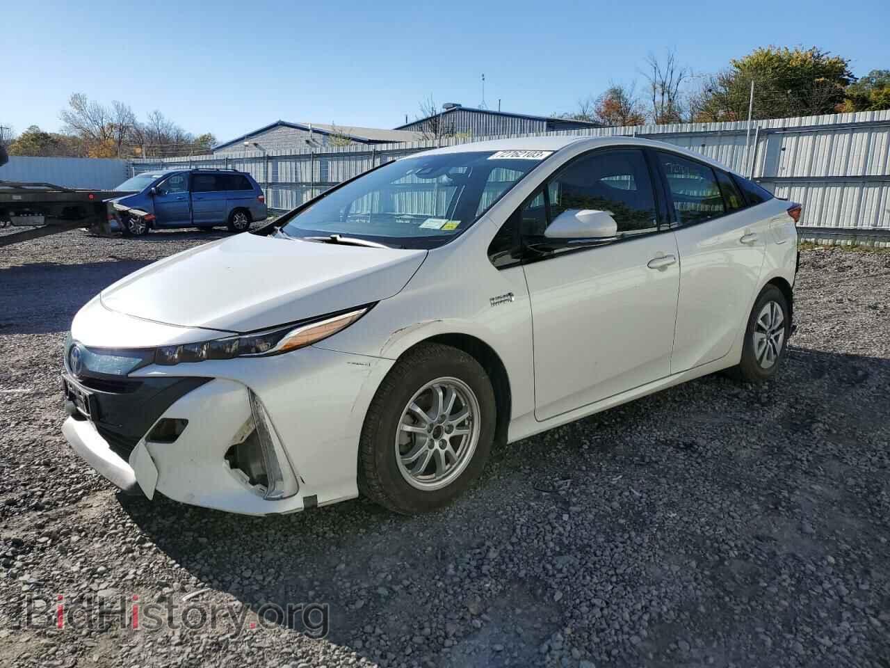 Фотография JTDKARFP2H3015740 - TOYOTA PRIUS 2017