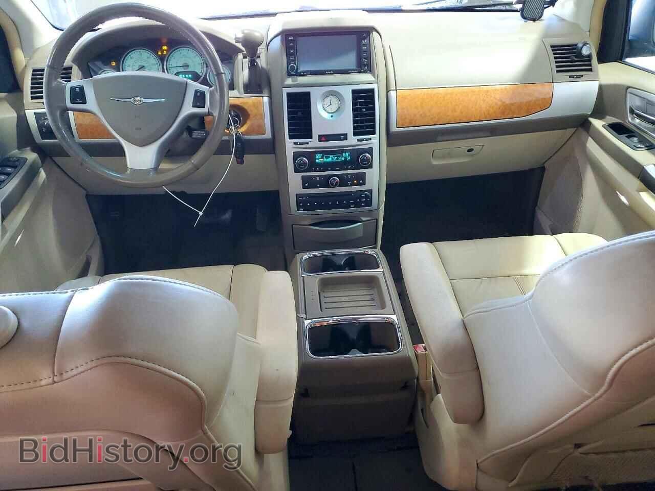 2008 Chrysler MINIVAN (VIN 2A8HR64X88R645928) — photo 8 of 13