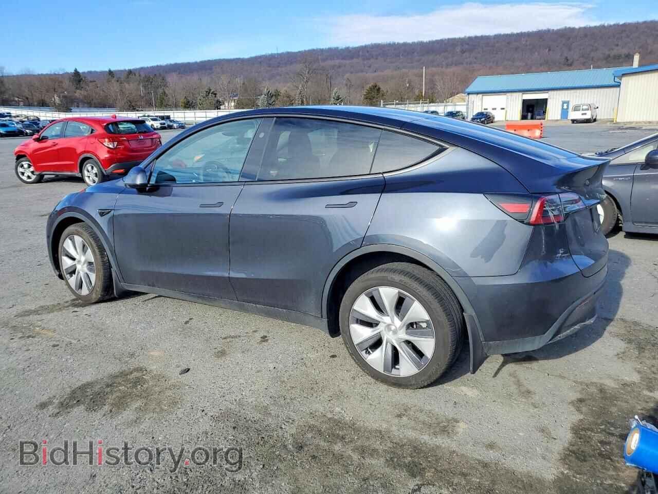 2024 TESLA MODEL Y - VIN: 7SAYGDEE0RA235765 - Фото 2