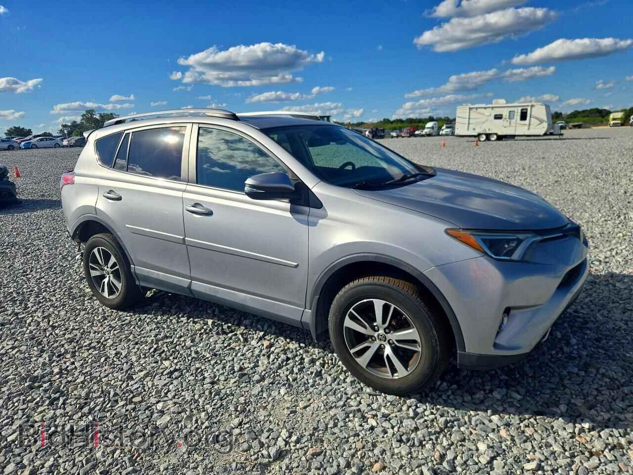 2017 TOYOTA RAV4 - VIN: 2T3RFREV2HW562987 - Photo 4
