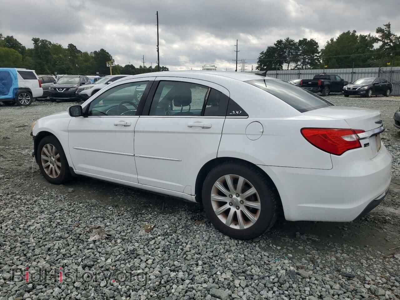 2011 CHRYSLER 200 - VIN: 1C3BC1FG0BN550383 - Фото 2