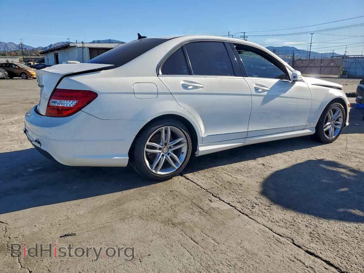 2014 MERCEDES-BENZ C-CLASS - VIN: WDDGF4HB9EA944882 - Фото 3