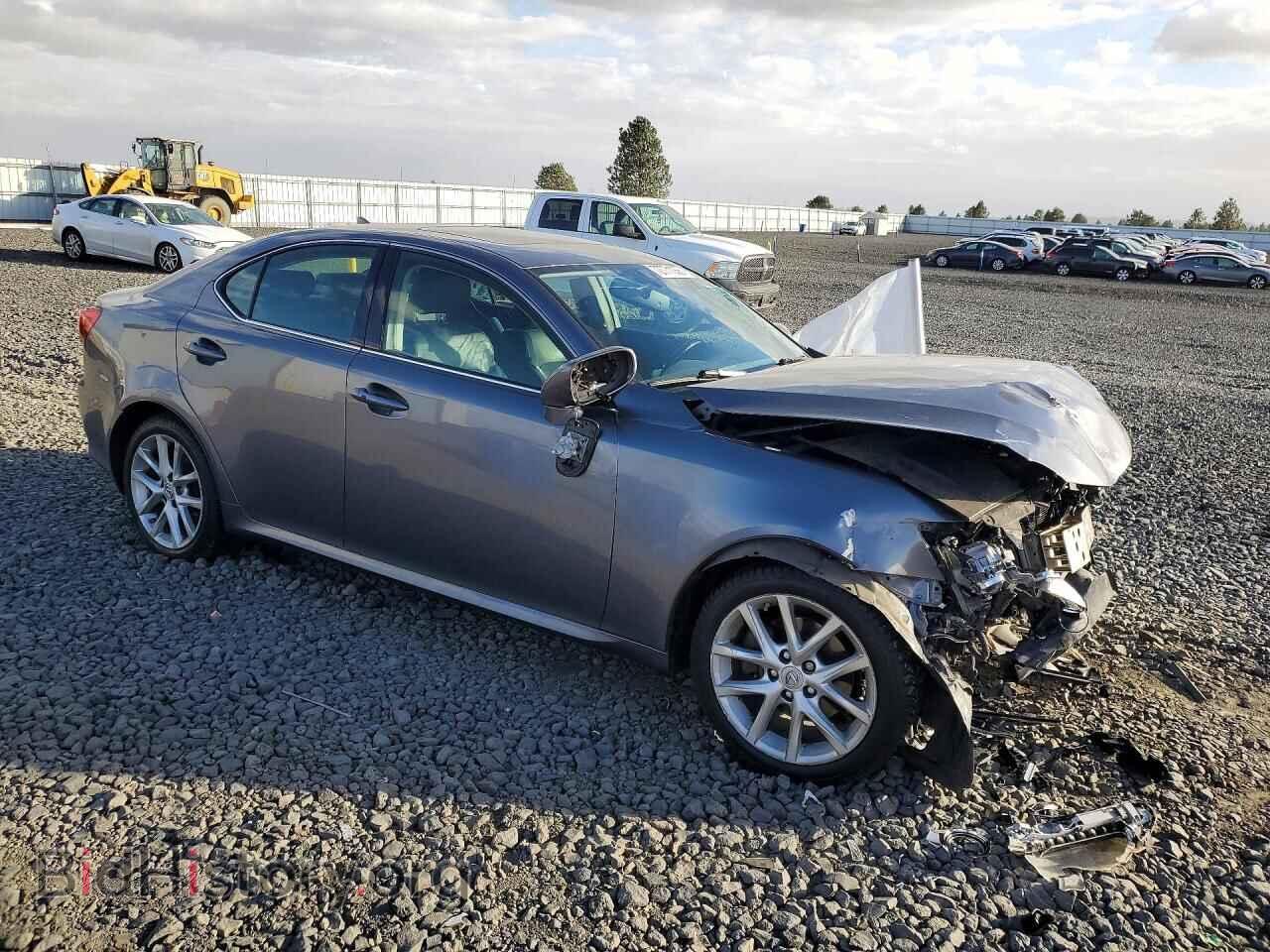 2013 LEXUS IS - VIN: JTHCF5C26D5061883 - Photo 4