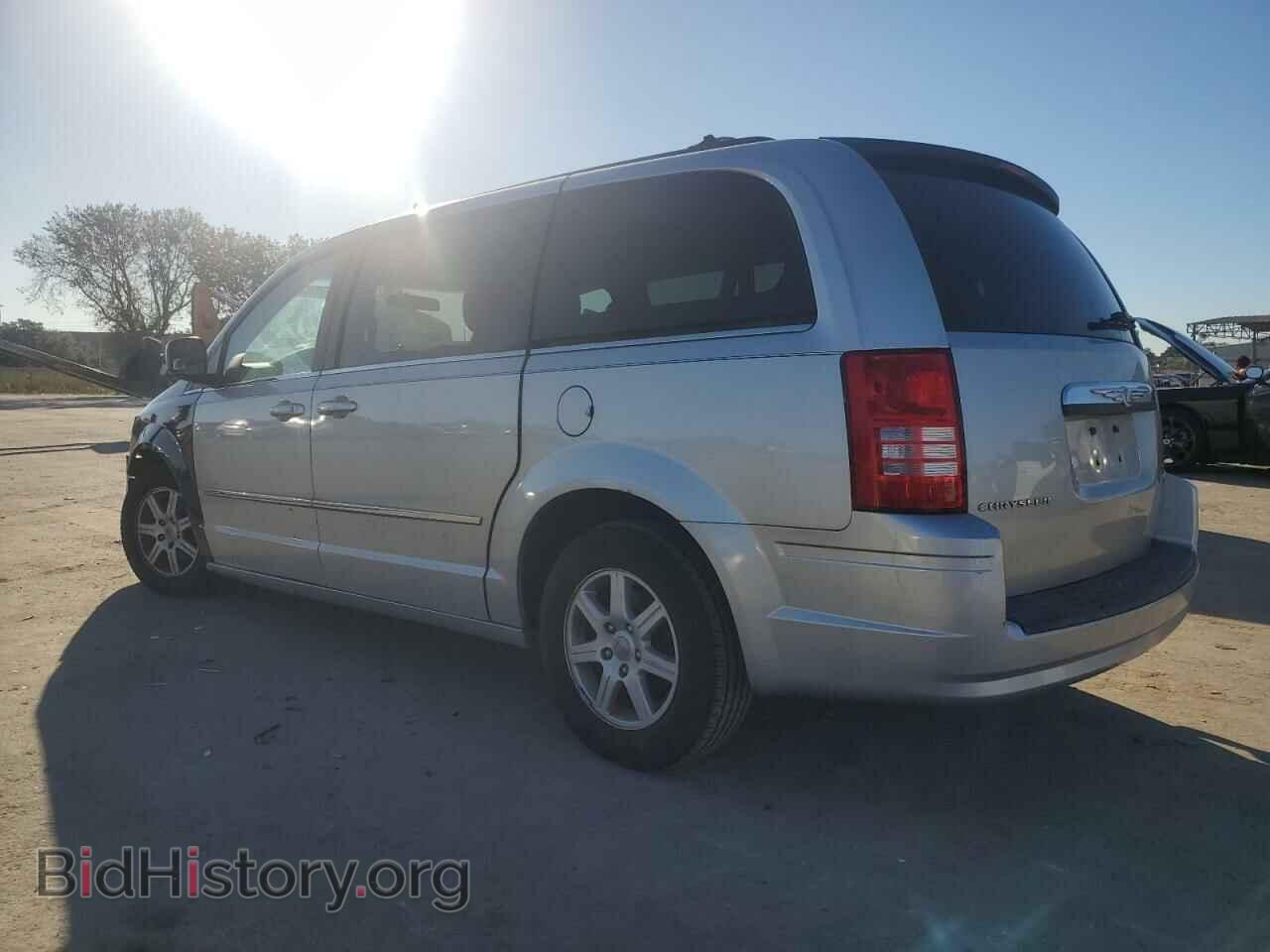 2010 CHRYSLER MINIVAN - VIN: 2A4RR5D17AR230410 - Фото 2