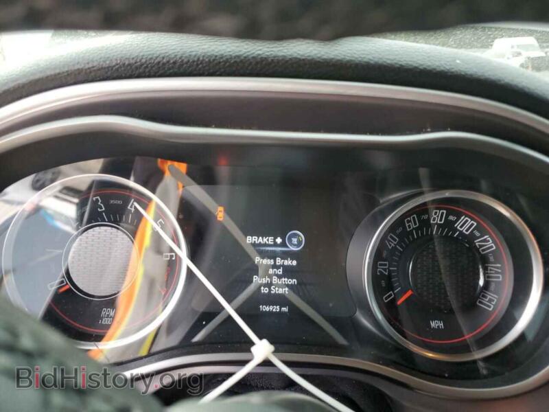 2019 Dodge CHALLENGER (VIN 2C3CDZAG2KH759172) — photo 9 of 12