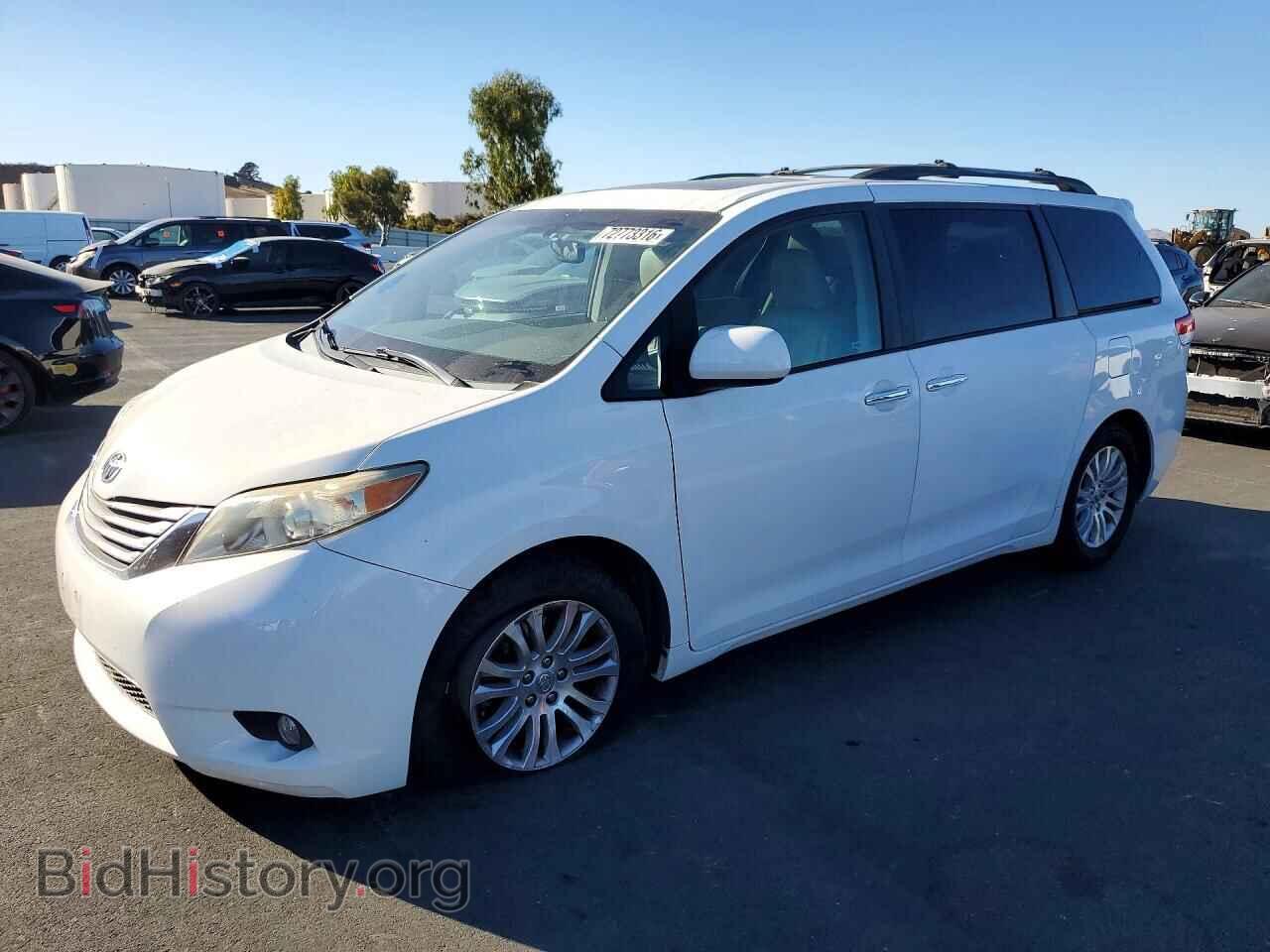 Фотография 5TDYK3DC5BS114899 - TOYOTA SIENNA 2011