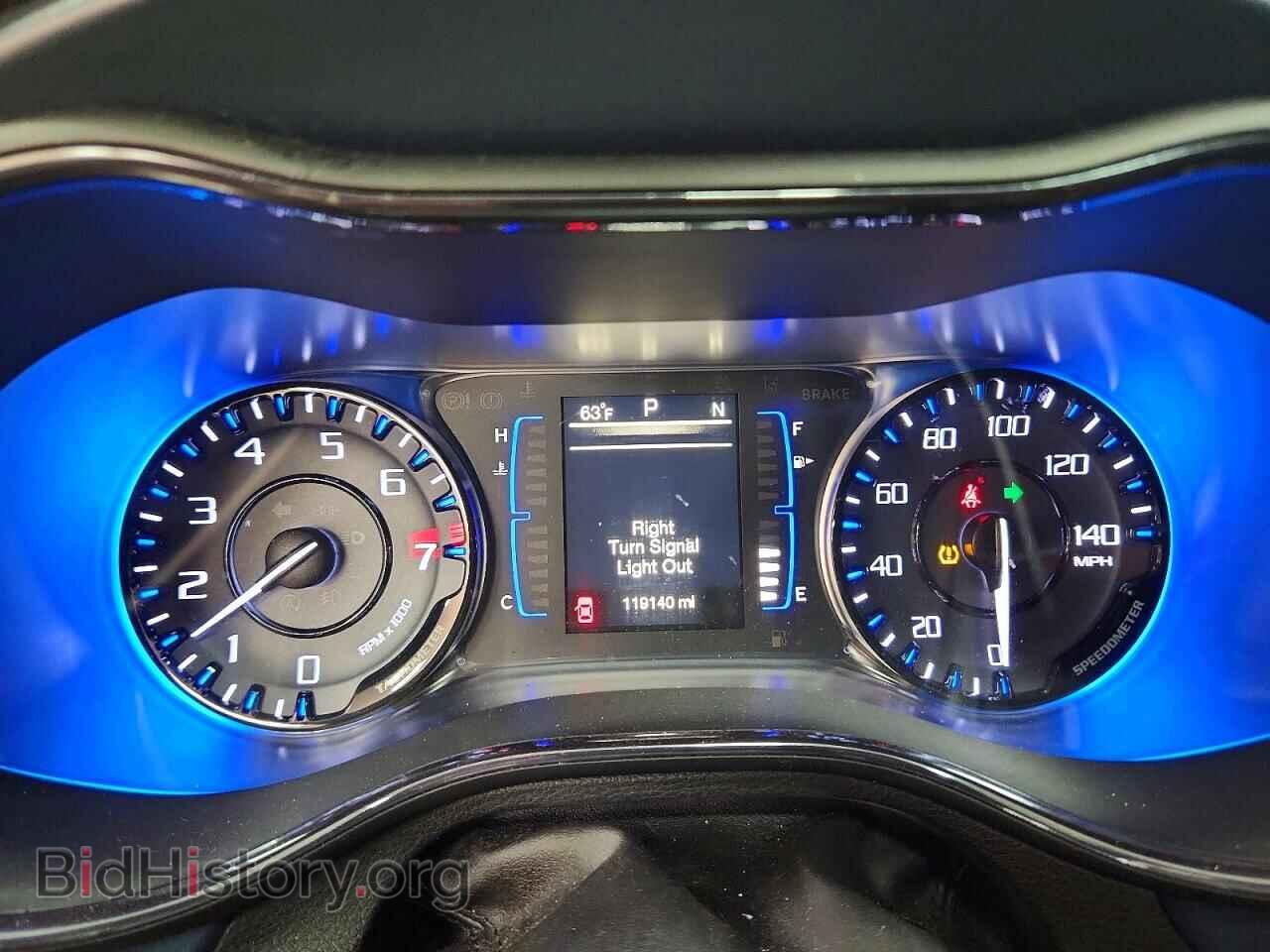 2016 Chrysler 200 (VIN 1C3CCCDG1GN135647) — фото 9 из 14