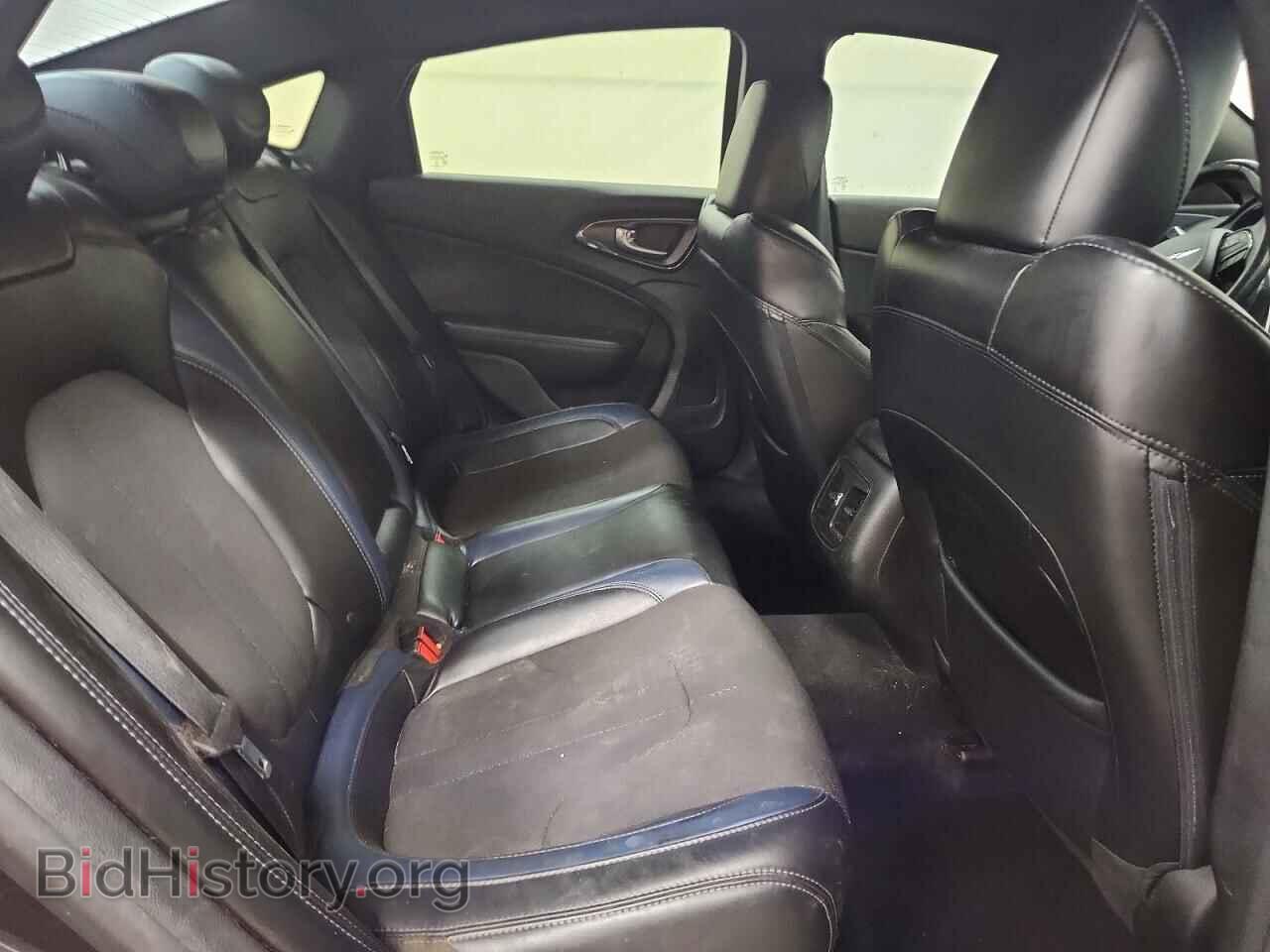 2016 Chrysler 200 (VIN 1C3CCCDG1GN135647) — фото 10 из 14