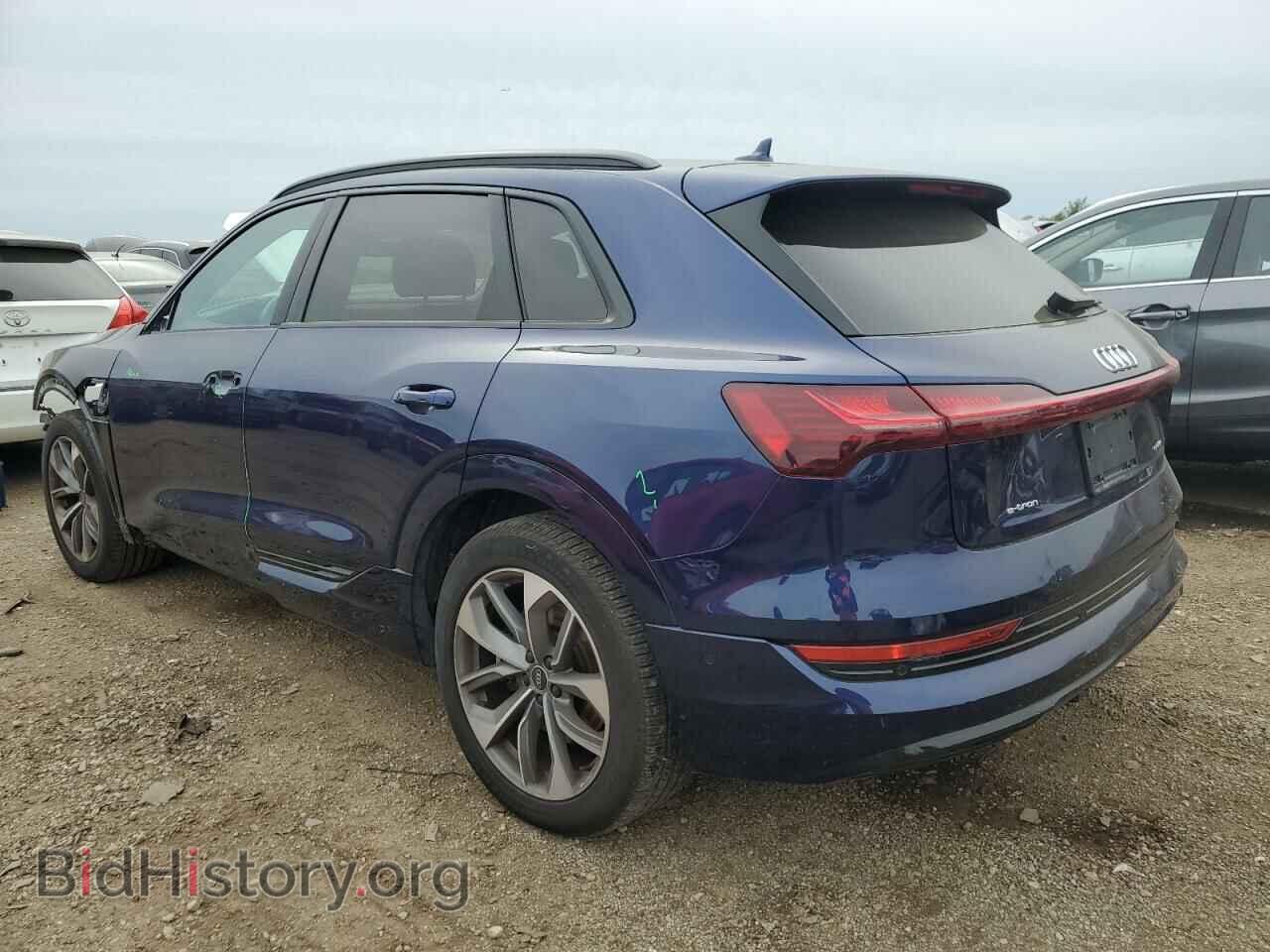 2021 AUDI E-TRON - VIN: WA1LAAGE9MB026280 - Фото 2